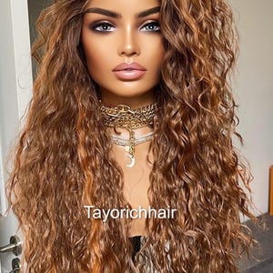 Kastanienrote Lockige Lace Front Perücke mit Roten Ginger Highlights / Freie Teil Leicht Exotische Lockige Perücke / Auburn Reddish Kleine Kappe Größe Damen Perücke