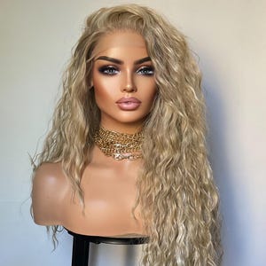 Curly Blonde Lace Front Wig With Streaks//Light Weight Wig For Daily Wear/ Big Blonde Full Curly Synthetic Lace Wig/ Party Wigs