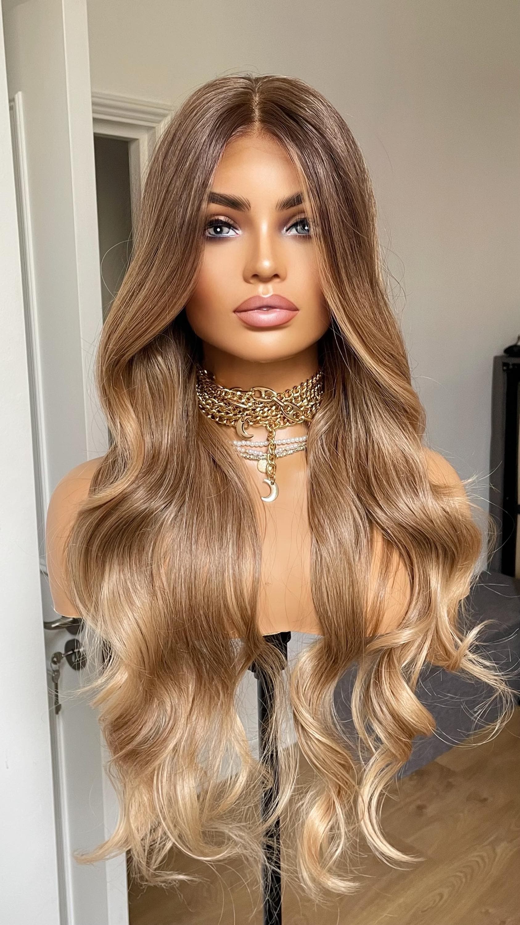 Honey Caramel Blonde Synthetic Lace Wig: Heat Resistant Wavy 