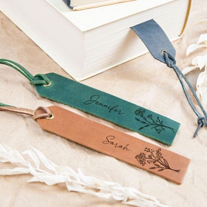 Birth Flower Bookmark, Custom Bookmark for Women, Personalized Leather Bookmark, Book Lover Gift, Floral Bookmark, Birthday Gift for Mom