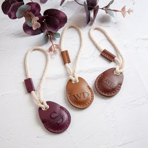 Leder AirTag Halter, Leder AirTag Schlüsselanhänger, Benutzerdefinierte Airtag Taschenanhänger, Schlüsselanhänger, Weihnachtsgeschenk