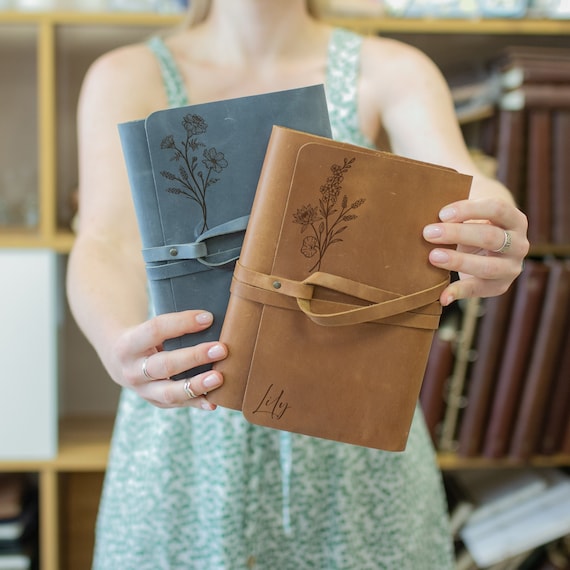 Custom Leather Journal, Birth Flower Notebook, Bridesmaid Gift, Birth Month Flower, Birthday Gift for Her Girlfriend Daughter, Mothers Day
