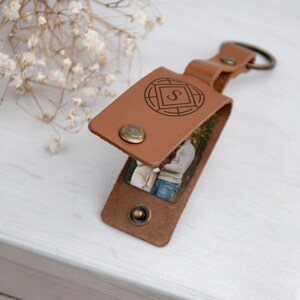 Personalised Gift for Dad - Custom Photo Keyring in Leather Case, Father's Day Keepsake, Gift for New Dad, Leather Photo Keychain 画像 6