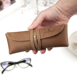 Custodia per occhiali personalizzata in morbida pelle, regalo da viaggio, portaocchiali in pelle, custodia minimalista per occhiali, regalo di Natale per papà e mamma