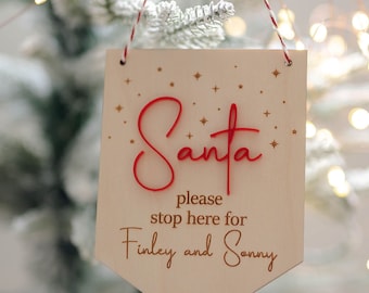 Personalised Santa Stop Here Sign: Engraved Wood Christmas Decor