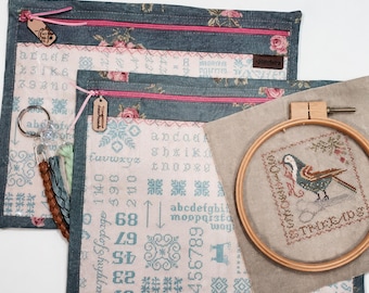 Bolsa para Projetos de Ponto Cruz - Frente em Vinil - Bolsa Organizadora para Projetos de Ponto Cruz - Bordado - Rosas Vintage com Ponto Cruz
