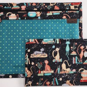 Bolsa para proyectos de punto de cruz - Bolsa para proyectos de punto de cruz - Organizador de bolsas para proyectos - Bolsa organizadora de punto de cruz con frente de vinilo - Gatos y libros