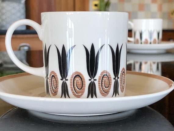 Vintage Wedgwood Susie Cooper Corinthian Coffee Can and Saucer X2