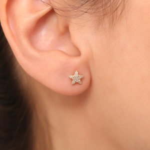 14K Gold Star Earrings / Dainty Diamond Star Shaped Earrings / Solid Gold Stud Earrings / Gift For Her / The Mom / Mothers Day Gifts