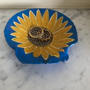 Sunflower Trinkets Dish, Hand Painted Shell Dish , Ring Storage , Jewellery Storage
