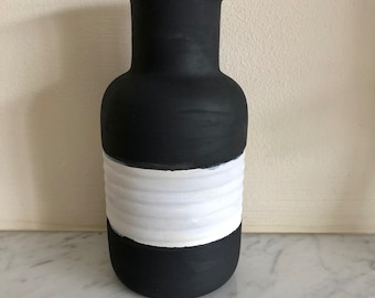 Black and White Minimalist Vase