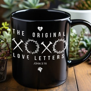 La taza original de cartas de amor negra / taza de café cristiano / taza de café con verso bíblico / taza de las Escrituras / Juan 3:16 / taza de Pascua / regalo de Pascua