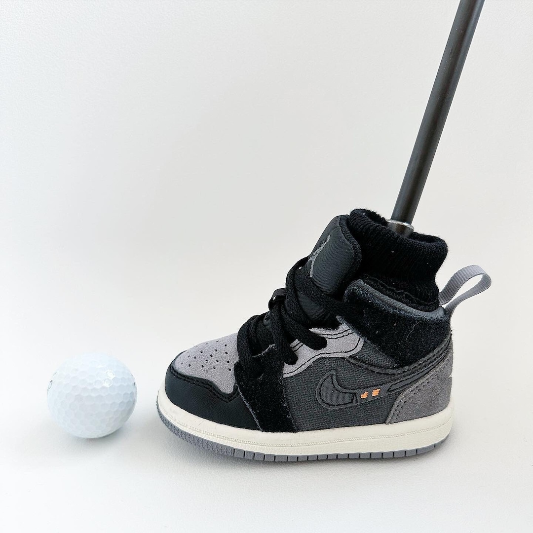 sneaker head putter cover