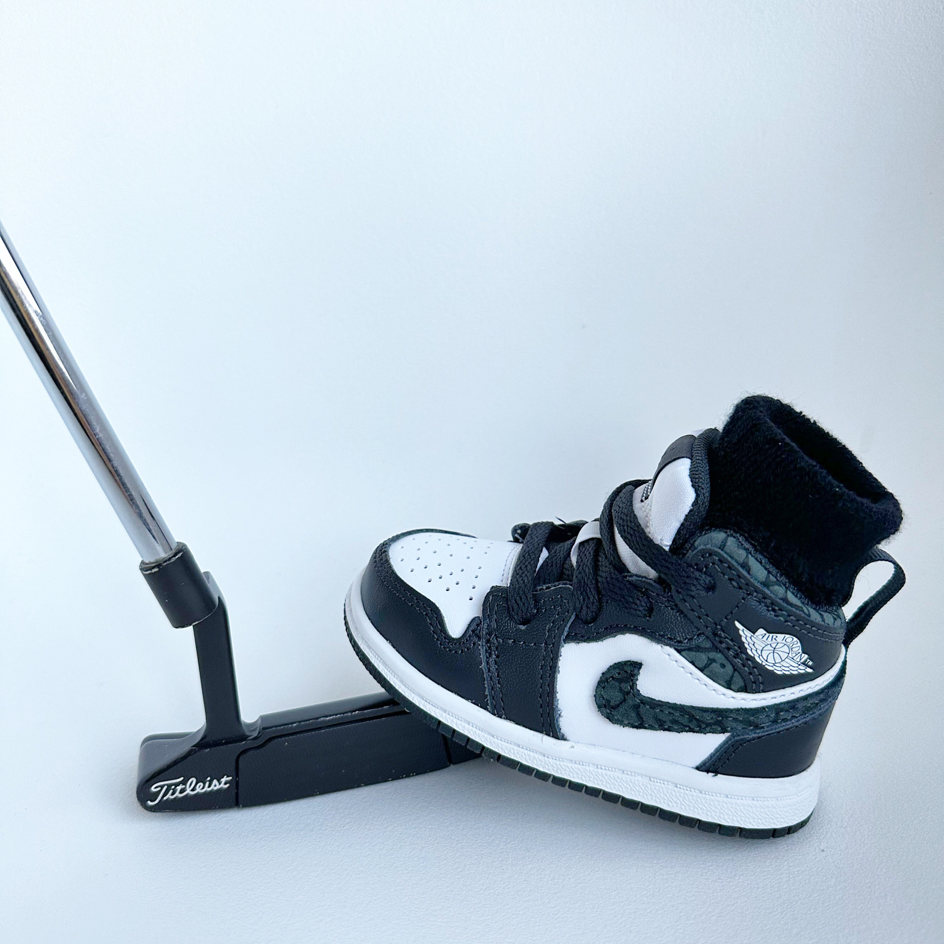 sneaker head putter cover