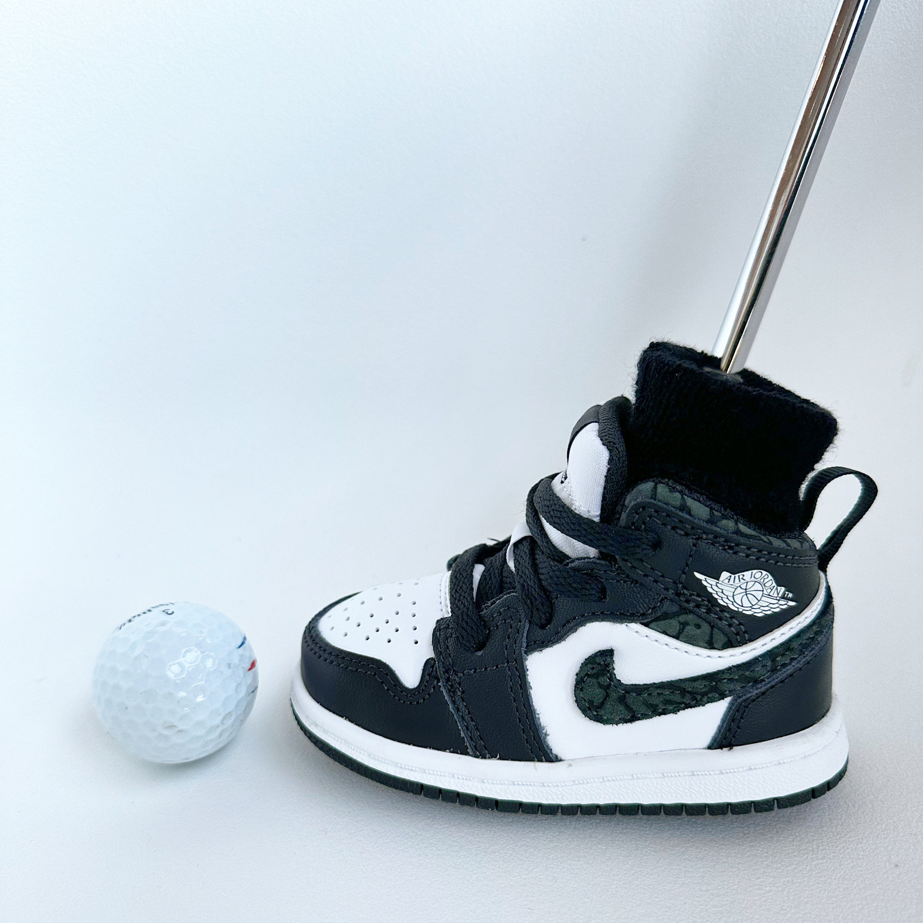 sneaker head putter cover