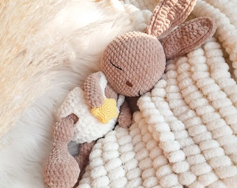 Gehäkeltes Kuscheltier Häkelhäschen "Autumn" /süßer Amigurumi Hase gehäkelt /personalisierbares Babygeschenk zum Geburtstag oder der Geburt