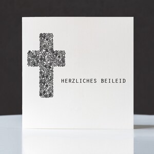 Trauerkarte, Beileidskarte "Herzliches Beileid", Motiv "Kreuz 3", Klappkarte quadratisch, 15,5x15,5cm,mit Umschlag, Karte personalisierbar
