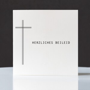 Trauerkarte, Beileidskarte "Herzliches Beileid", Motiv "Kreuz 4", Klappkarte quadratisch, 15,5x15,5cm,mit Umschlag, Karte personalisierbar