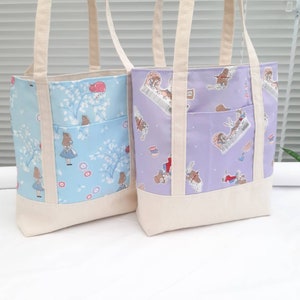 Bolsa tote Alice no País das Maravilhas, reversível - tamanho S
