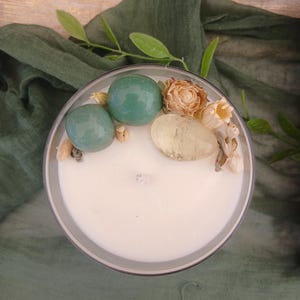 Abundance Intention Candle with Crystals and Flowers: Green Aventurine Crystal, Sweet Herbal Aroma