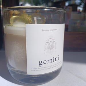 Gemini zodiac candle with lemon quartz crystals and natural honeysuckle oil image 3