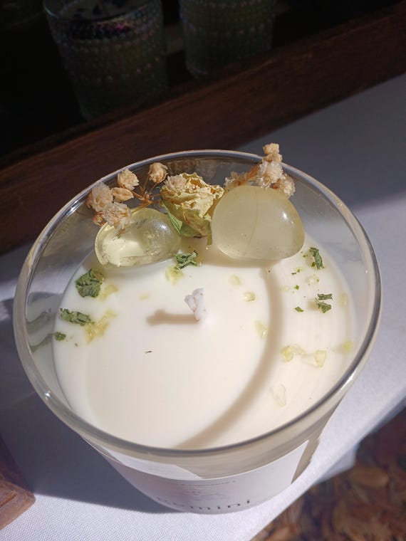 Gemini zodiac candle with lemon quartz crystals and natural honeysuckle oil