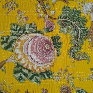 Indyjski narzuta na łóżko Kantha, kołdra, komplet pościeli z czystej bawełny w rozmiarze king size z nadrukiem ręcznym, narzuta Kantha Flower Yellow