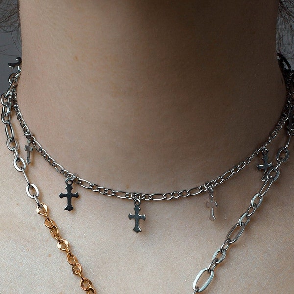 Choker Croix Argent. Collier Ras de Cou à Charms. Chaine Gourmette en Acier Inoxydable. Collier Alt, Gothique, Grunge, Punk. Bijoux Unisexe.