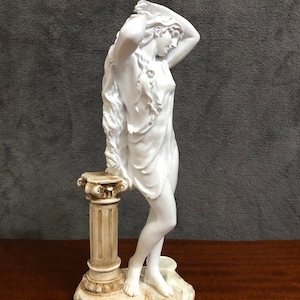 Standbeeld van Aphrodite, beeldhouwwerk van Aphrodite, godin Aphrodite, groot vrouwelijk standbeeld, Grieks standbeeld, housewarmingcadeau, beeldhouwwerk godin Aphrodite