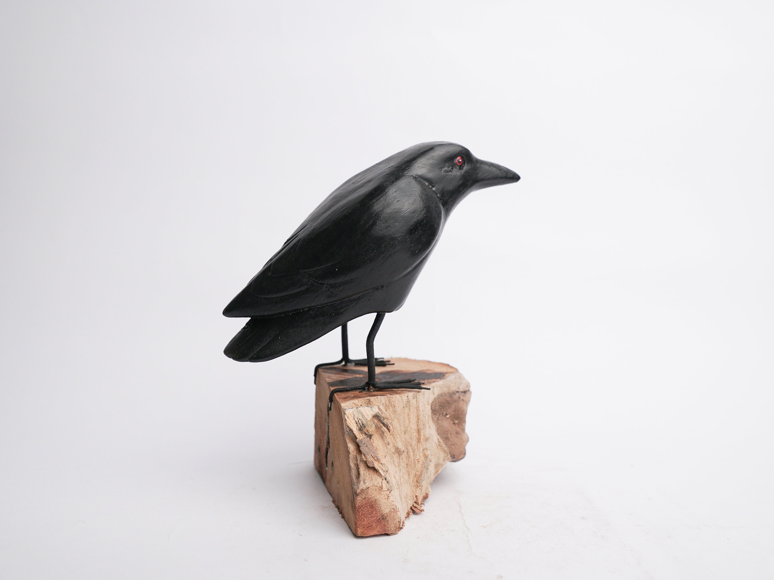 木製のカラスの鳥の彫刻、黒いカラス、鳥の彫刻、手作り、手彫り