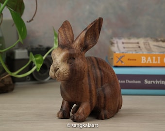 Hölzerne Kaninchen-Skulptur, Kaninchen-Statue, Holzschnitzerei, handgeschnitzt, handgemacht, Einweihungsparty, Ornament, Wohnkultur, Raumdekor, Geschenke Idee