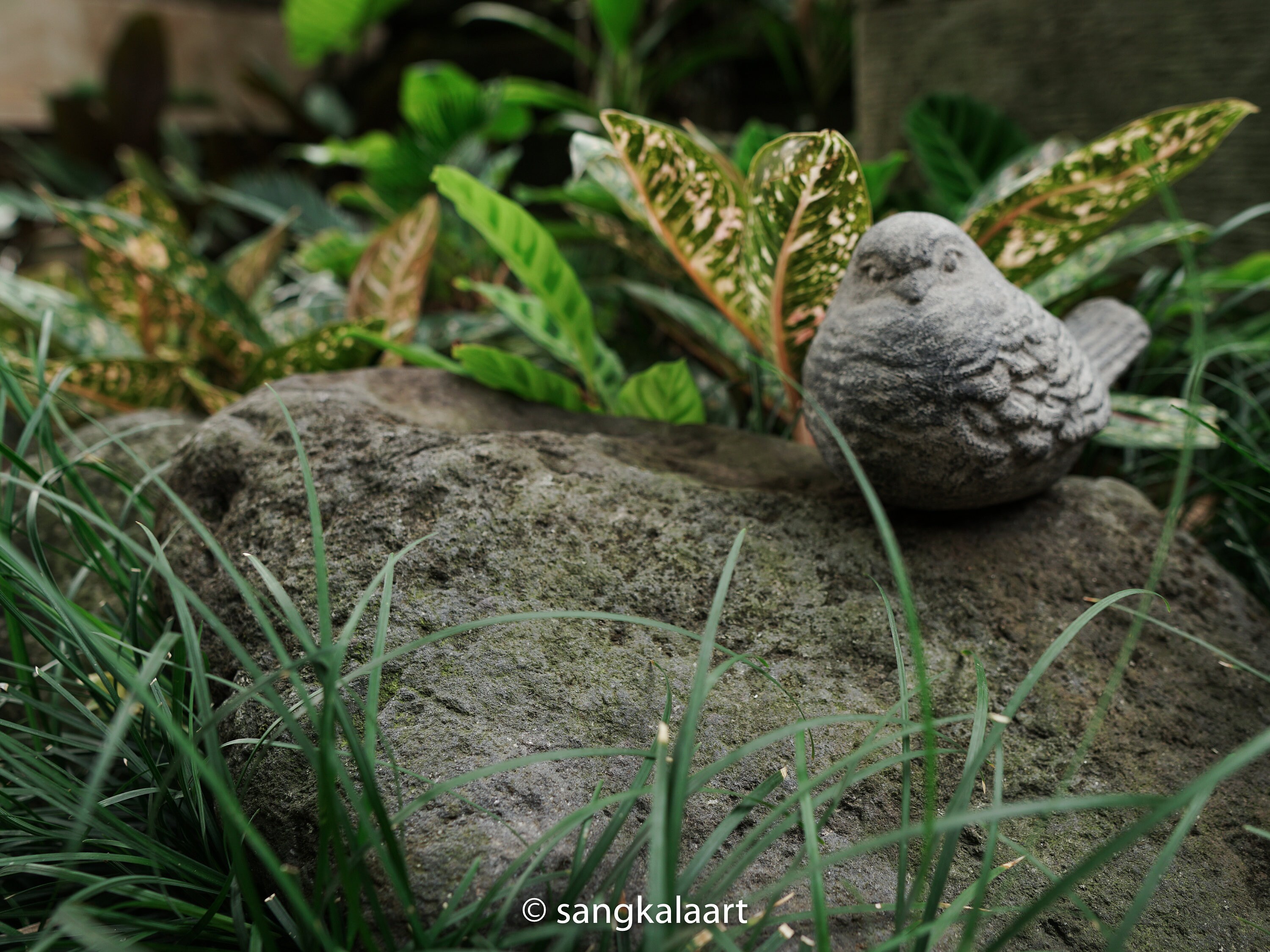 Massiccia Figura di Pietra di Colore Stein Adler Antico Uccello Decorazione del Giardino di Pietra espressi frostfest
