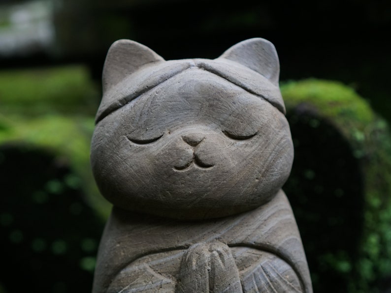 Cat Meditate 7.8inch / 20 Cm, Jizo Statue, Cat Jizo, Cat Lover, Housewarming, Ornament, Handmade, Hand Carved, Garden Decor, Outdoor, Gifts image 2