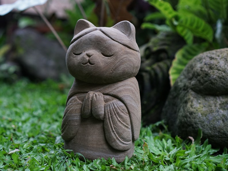 Cat Meditate 7.8inch / 20 Cm, Jizo Statue, Cat Jizo, Cat Lover, Housewarming, Ornament, Handmade, Hand Carved, Garden Decor, Outdoor, Gifts image 1