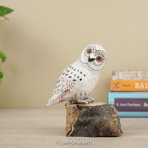 The Snowy Owl Sculpture, Owl Bird Statue, Owl Lover, Bird Lover, Owl Ornament, Housewarming, Miniature, Home Decor, Room Decor, Gifts