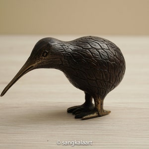 Bronze Kiwi Bird Sculpture, Bronze Statue, Handmade, Hand Carved, Ornament, Table Top, Home Decor, Room Decor, Birthday Gift, Christmas Gift