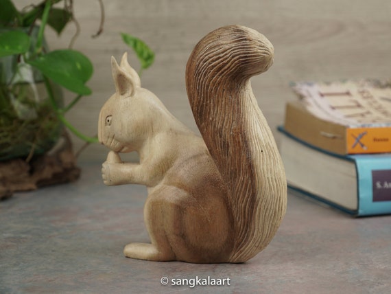 木彫り レリーフ リス 樹洞 壁掛け インテリア ハンドメイド 手彫り彫刻 秋 木製のリスの彫刻、リス愛好家、動物、木彫り、手作り、手彫り、家の