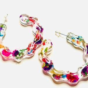 Pressed Flower Hoop Earrings| Light Weight Curvy Hoops| Real Multi- Flower Hoop Earrings| | Wavy Oval Earrings| Big Hoops| Statement Hoops