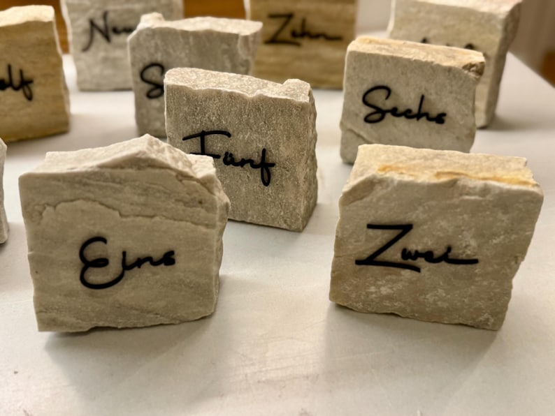 Schriftzug Tischnummern Acryl Holz für Tischnummern z.B. für Stein DIY Hochzeit Dekoration verschiedene Schriftarten immagine 4