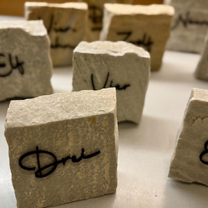 Schriftzug Tischnummern Acryl Holz für Tischnummern z.B. für Stein DIY Hochzeit Dekoration verschiedene Schriftarten immagine 6