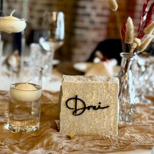 Schriftzug Tischnummern Acryl Holz für Tischnummern z.B. für Stein DIY Hochzeit Dekoration verschiedene Schriftarten immagine 2