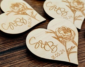 gravierte Hochzeit Boutonnieres für Gäste Holz Personalisierte Hochzeit Anstecknadeln Holz Tags Herzförmige Anstecknadeln