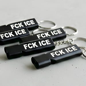 FCK ICE Whistle Keychain, Protest Keychain, Safety Alarm, Political Activism Gift, Compact Emergency Accessory zdjęcie 1