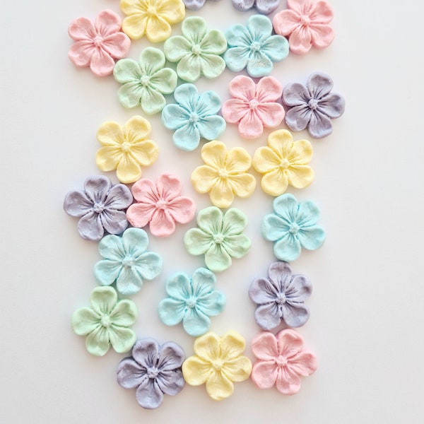 Edible Sugar Blossom Flowers in Pastel Colours and a Shimmer