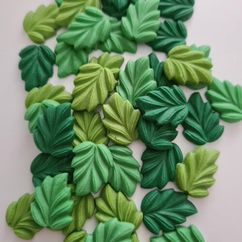 Edible Sugar Small Leaves in Dark Green - Etsy UK