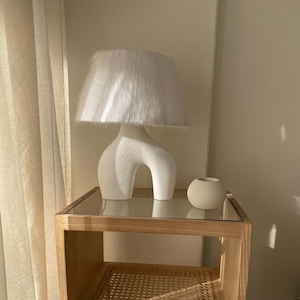 Lámpara de cerámica de estilo nórdico con pantalla de seda de alpaca, decoración del hogar hecha a mano de lujo, lámpara de noche nórdica, regalo de inauguración de la casa, regalo para ella