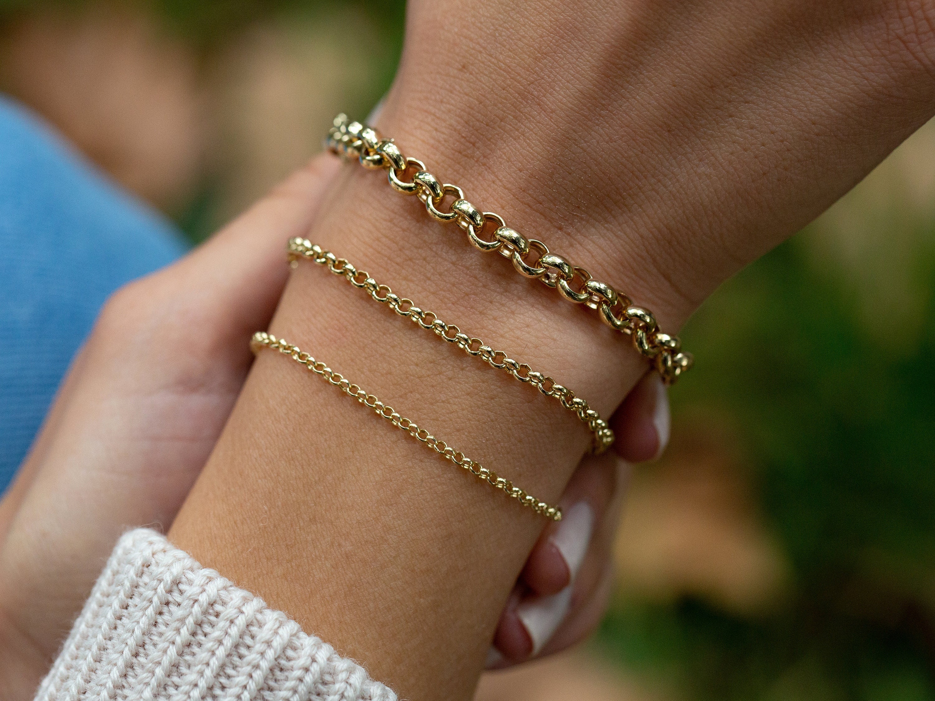 Gold rolo link bracelet deals