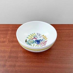 Gustavsberg Faience. Rare small decorative bowl. Designed by Stig Lindberg, Sweden 1950s.