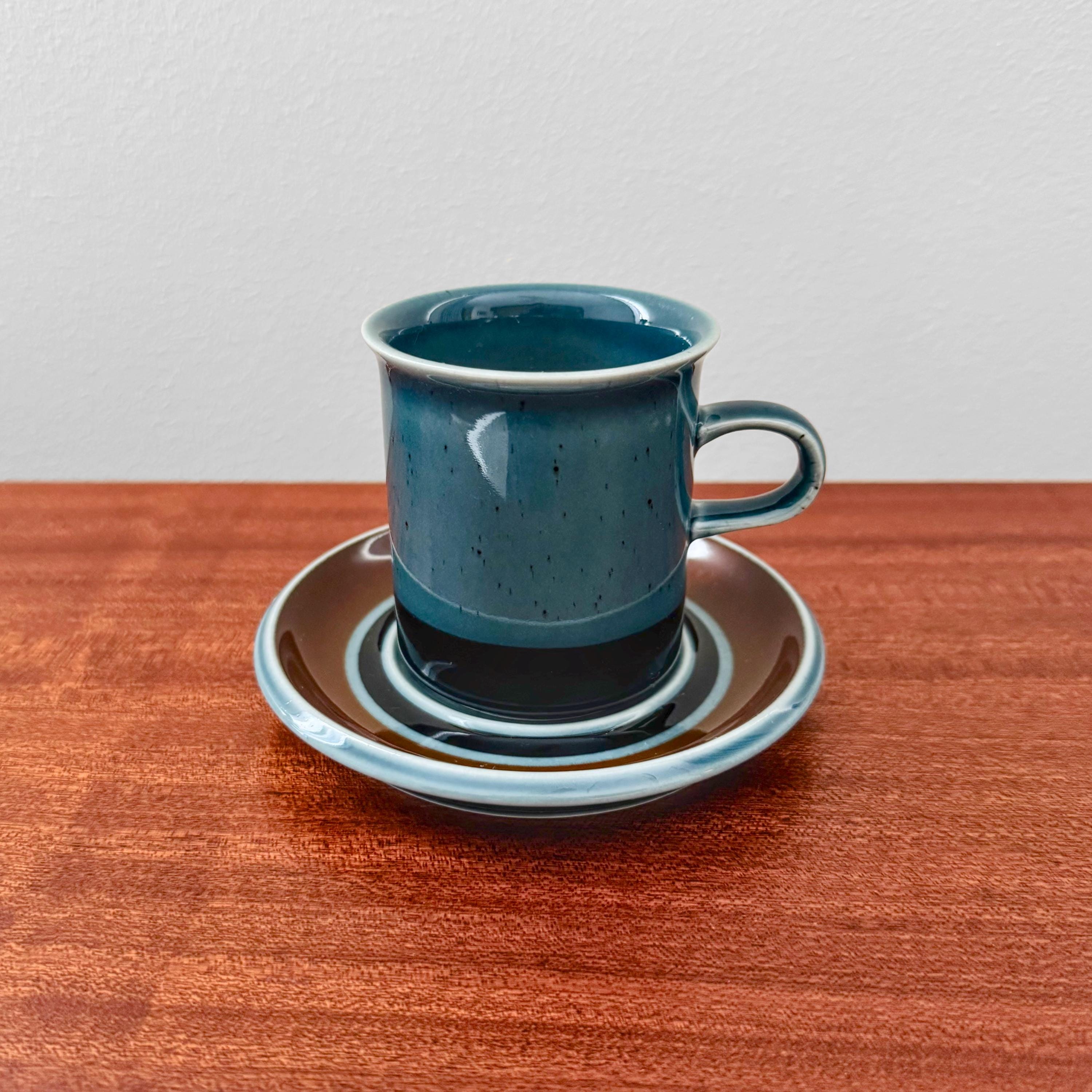 ARABIA / 'Meri' Large Coffee Cup / 70s / Finland / Ulla ARABIA / 'Meri' Large Coffee Cup / 70s / Finland / Ulla