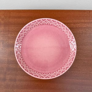Bing & Grøndahl Cordial Palet. Rare pink cake plate. Designed by Jens Harald Quistgaard, Denmark 1960s.
